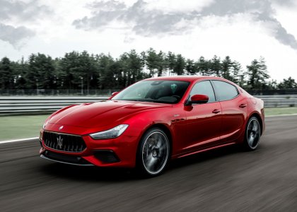 Ghibli und Quattroporte werden mit der neuen Trofeo-Version in die Superlimousinen von Maserati verwandelt