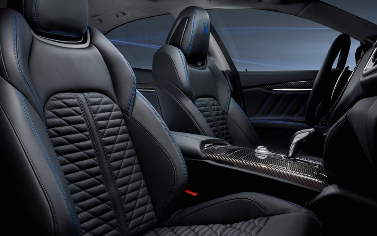 Medium-16663-MaseratiGhibliHybrid-(1)