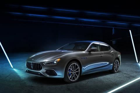 Medium-16679-MaseratiGhibliHybrid2