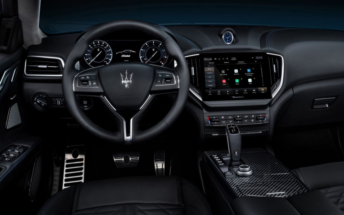 Small-16664-MaseratiGhibliHybrid