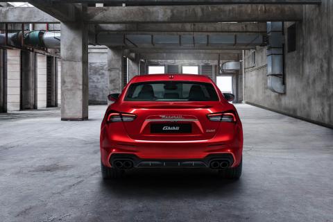 19_Maserati_Ghibli_Trofeo