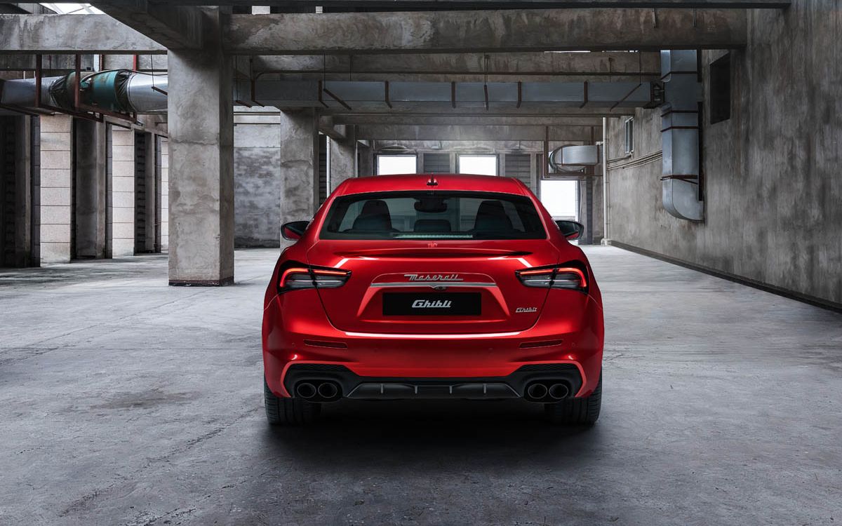 19_Maserati_Ghibli_Trofeo